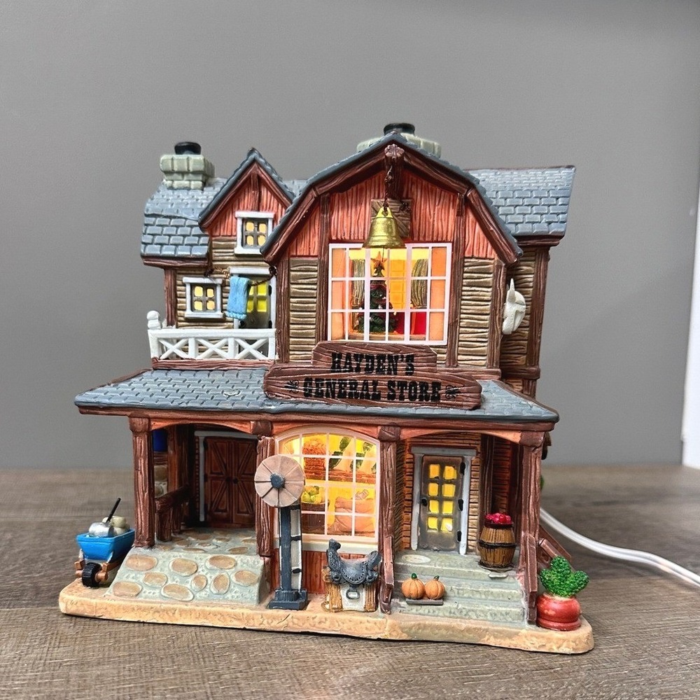 Lemax Harvest Crossing Hayden's General Store Lighted Building 35506 Village